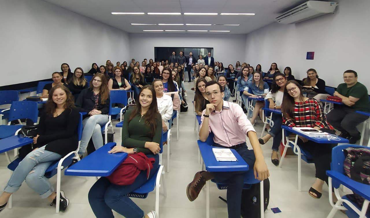 CRBM-5 encontra-se com estudantes de Biomedicina da UniSociesc