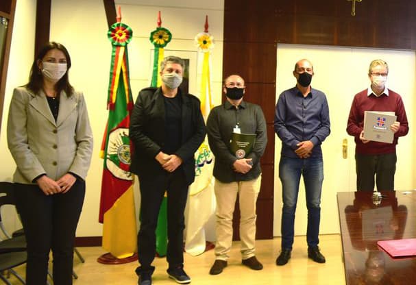 Caxias do Sul dispõe-se a incluir biomédico em concursos públicos